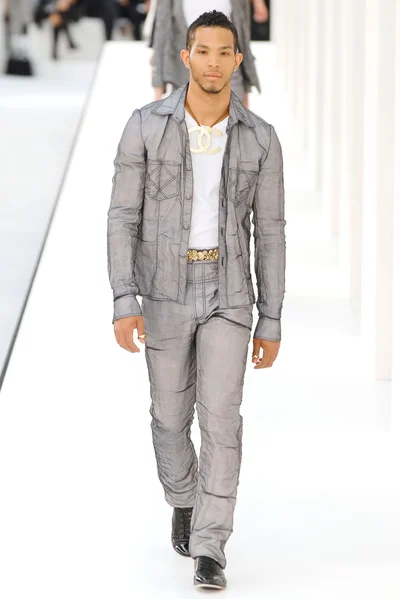 Look 30